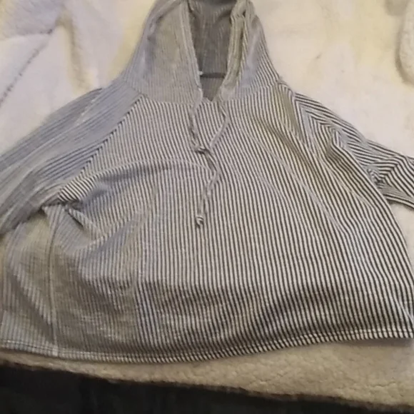 Sweater - Picture 2 of 3